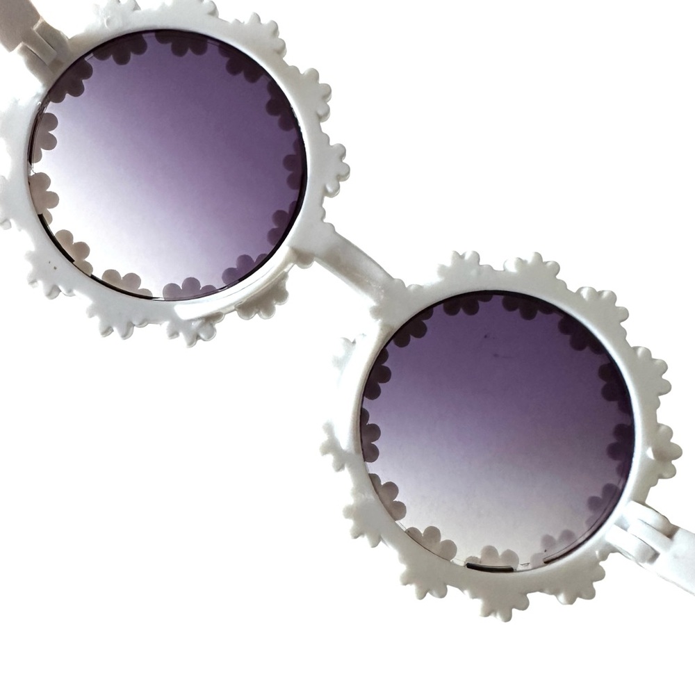 ⭐️ 5 for $25 Kids’ Floral Round Sunglasses with Daisy Accents & Purple Lenses - Picture 5 of 5